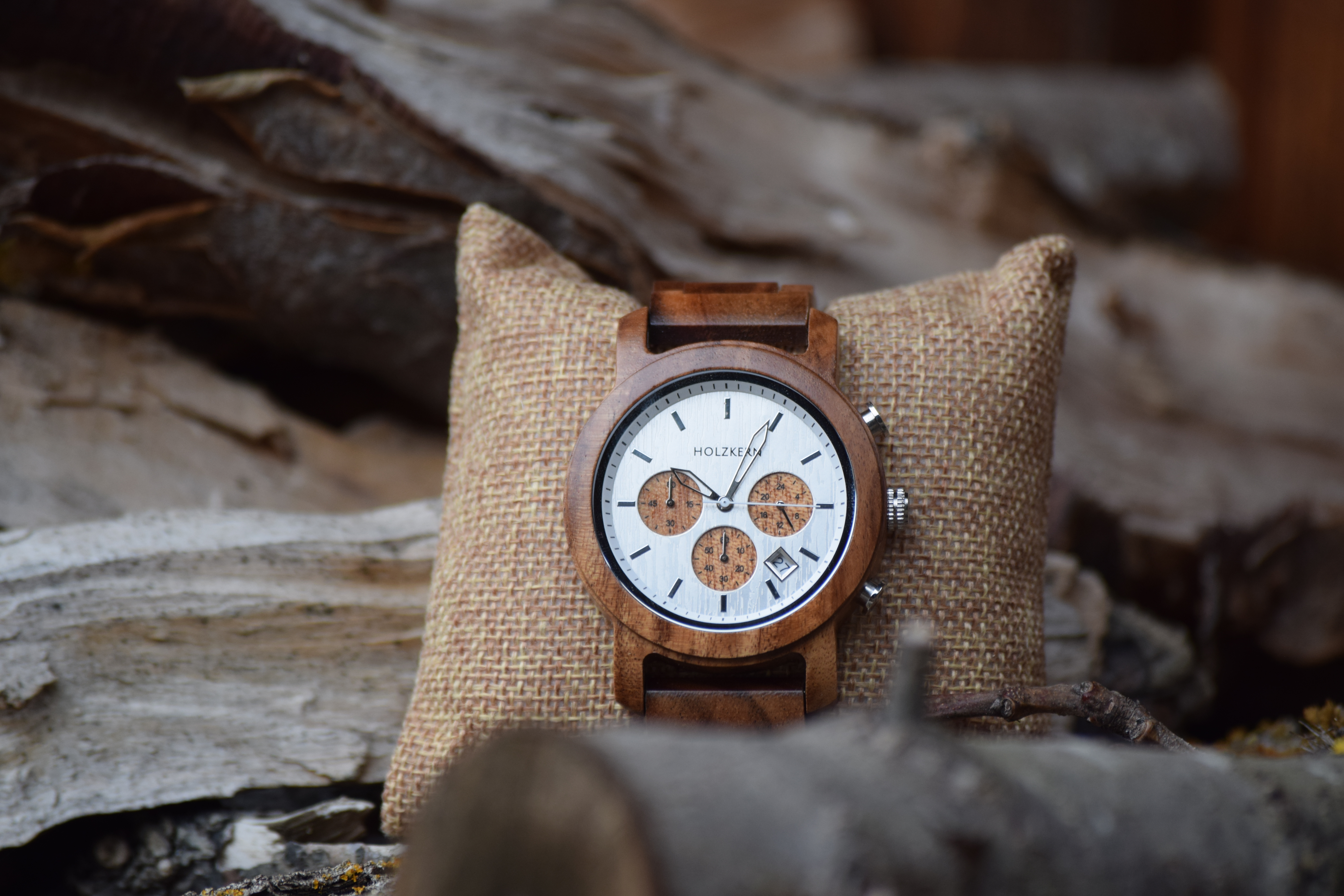 Waldrand Holzkern Uhren